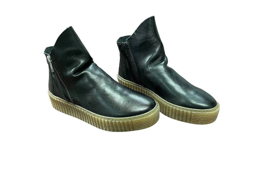 NEW LAUREVAN women's zelda booties in black